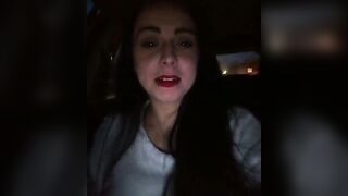 Жена в пьяном состоянии сосет член в такси у водителя